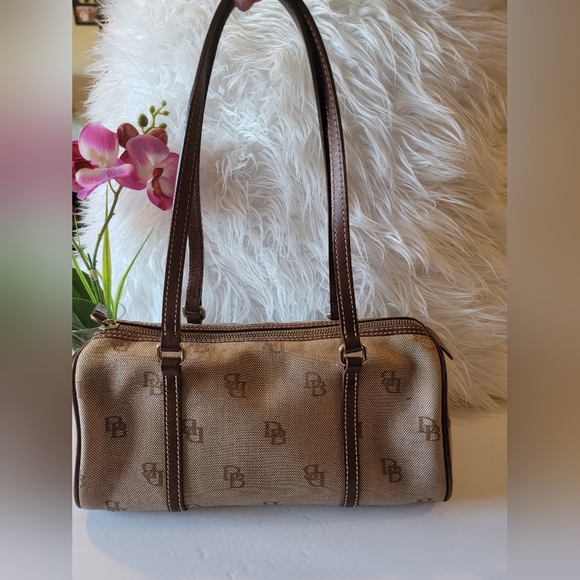 EUC Vintage Dooney and Bourke monogram shoulder mini barrel bag - Picture 3 of 10